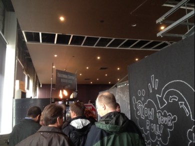 This must be a popular place? 20120331-201750.jpg